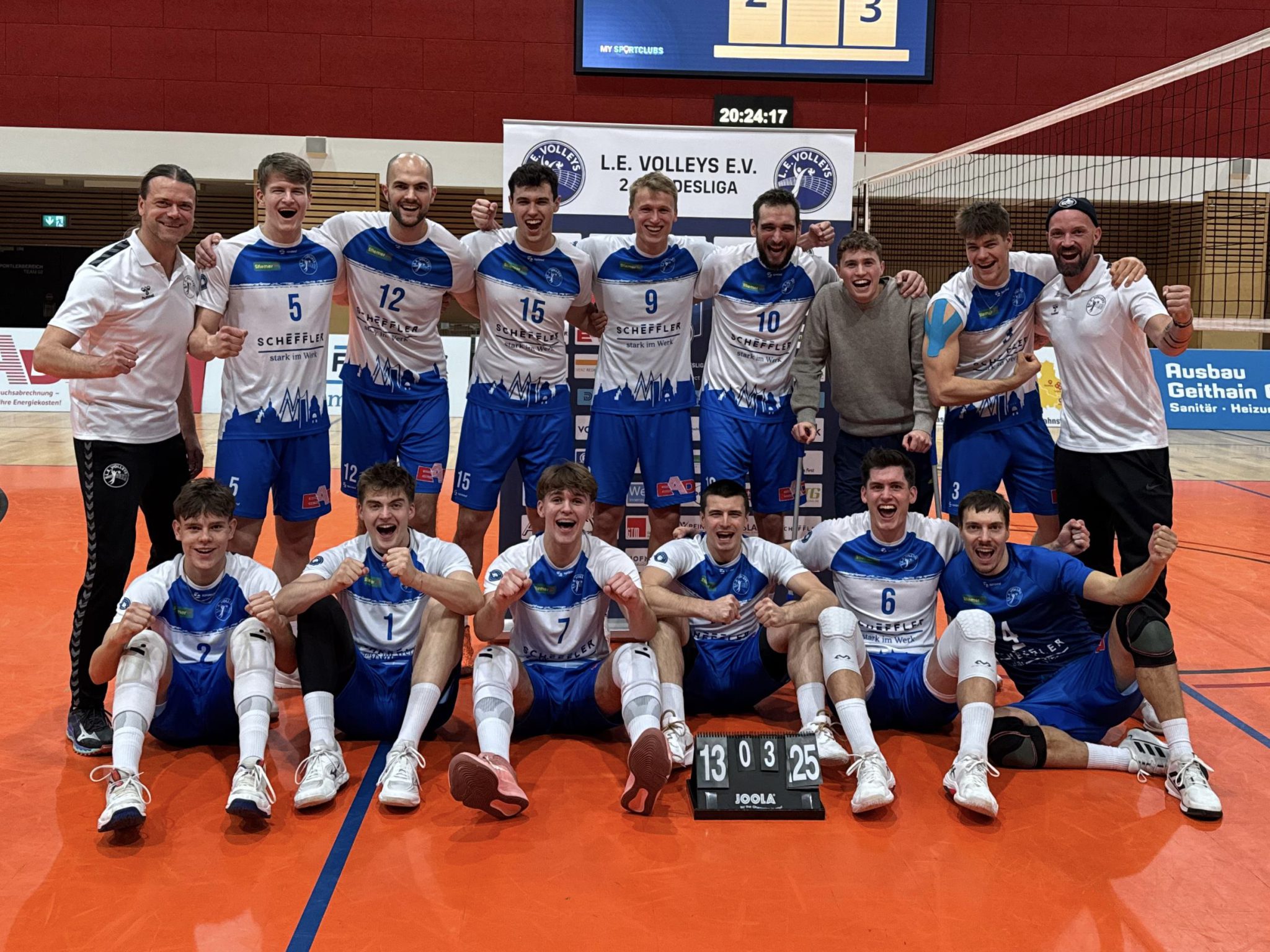 Leipzig Jubelt nach dem 3-0 Sieg