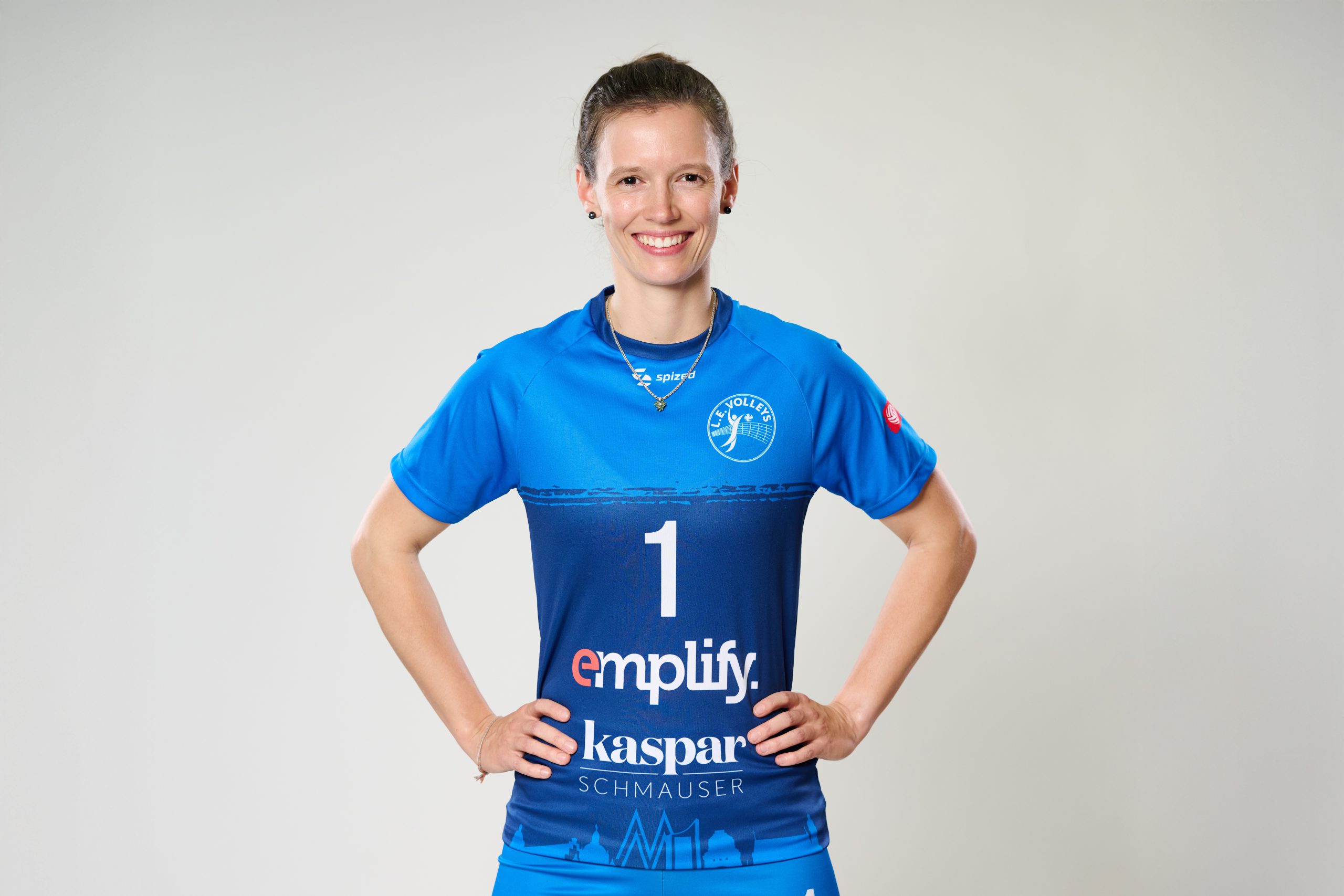 Spielerinnenporträts und Teamfoto am 04.11.2025 in Leipzig (Sachsen).