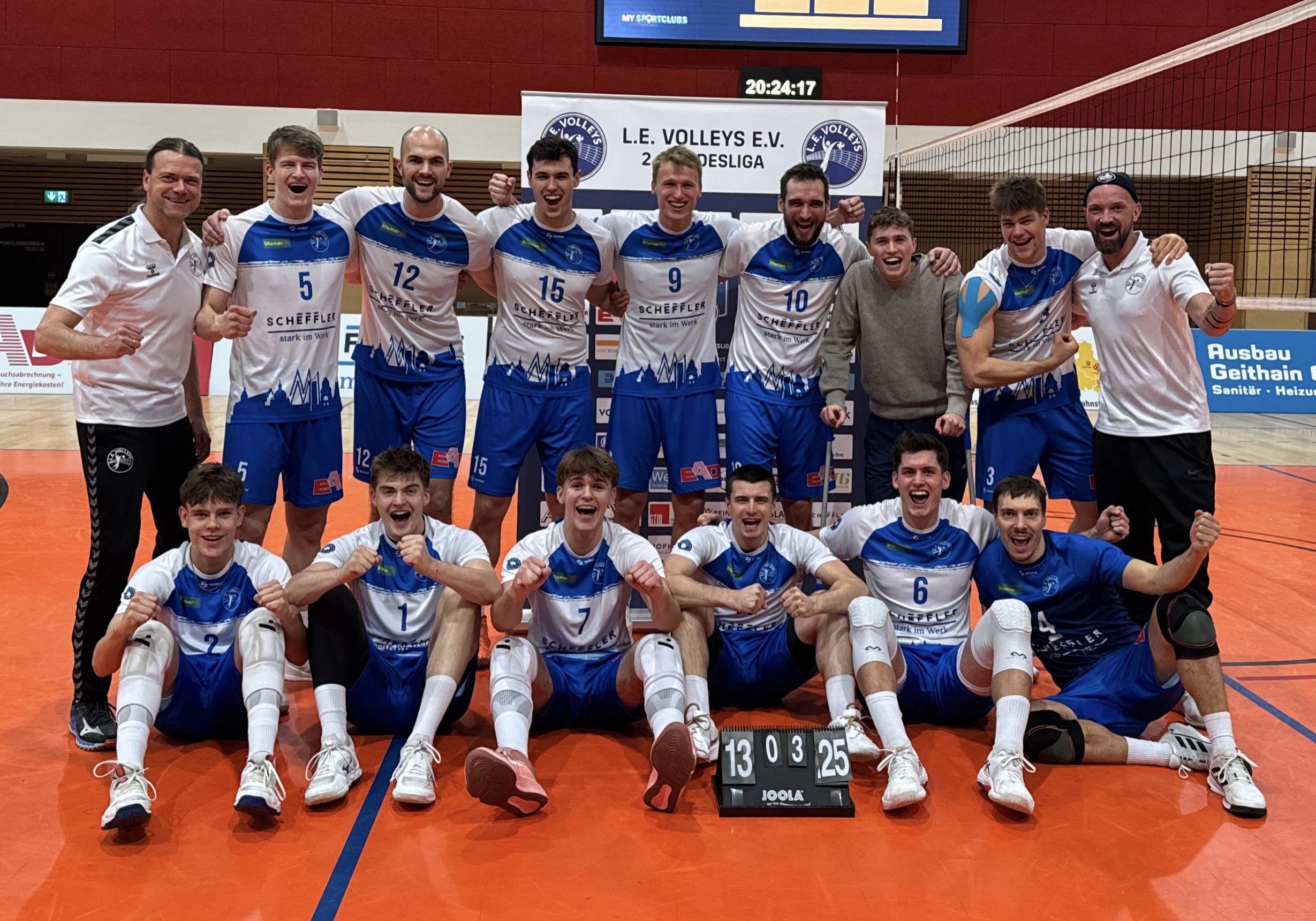 Leipzig Jubelt nach dem 3-0 Sieg